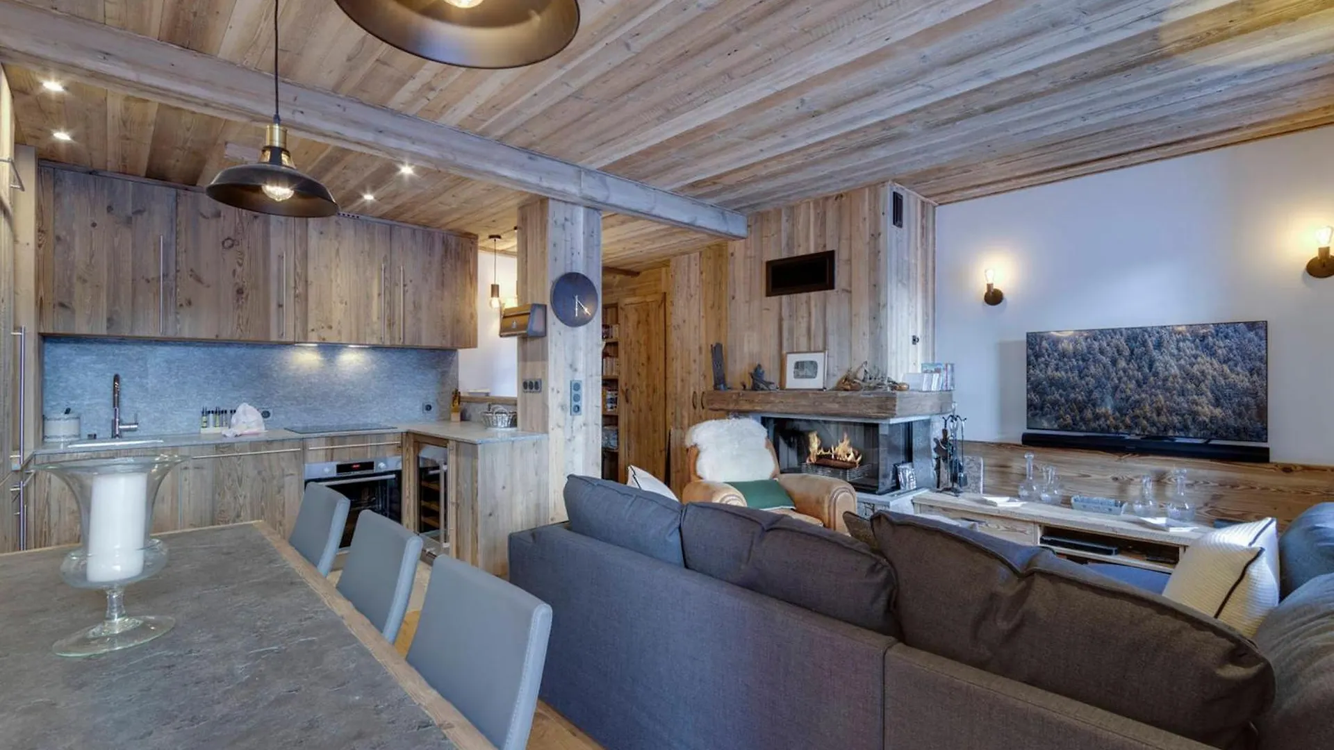 Superbe Duplex 68M² Avec Cheminee, 2 Chambres, Parking Interieur, Et Services Inclus A Val D'Isere - Fr-1-567-46 Frankrig